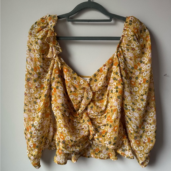 ASTR the Label Ruched Puff Sleeve Top - Picture 1 of 4